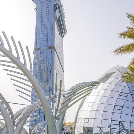 دبي Ultra Luxury Palm Tower With Shared Hotel Facilities المظهر الخارجي الصورة