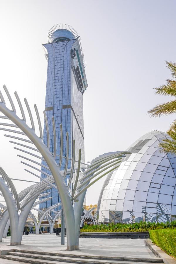 دبي Ultra Luxury Palm Tower With Shared Hotel Facilities المظهر الخارجي الصورة