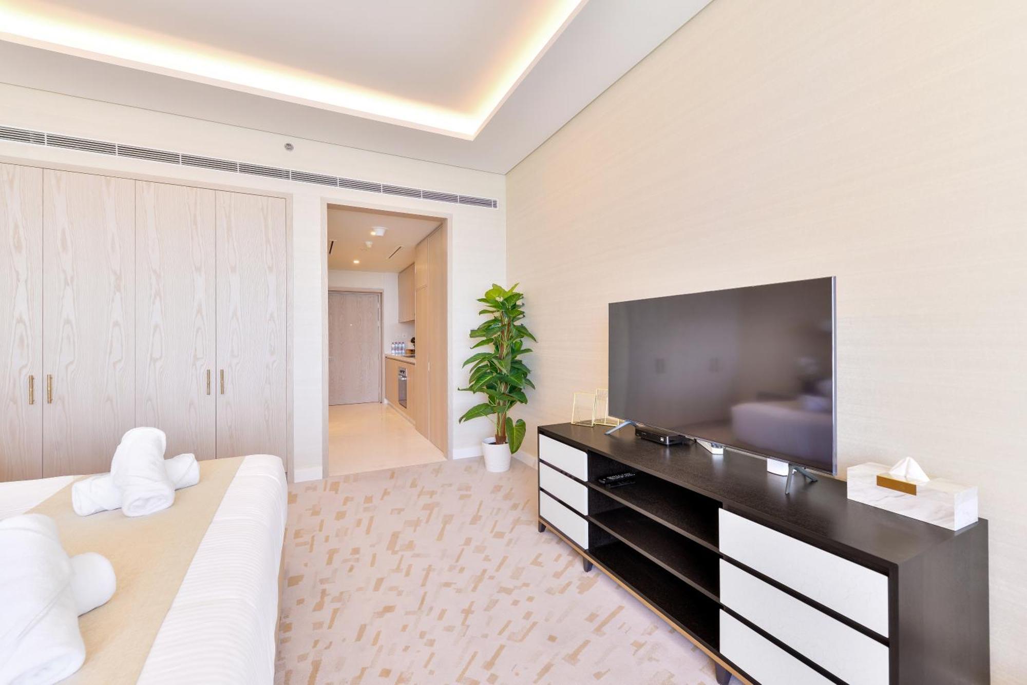دبي Ultra Luxury Palm Tower With Shared Hotel Facilities المظهر الخارجي الصورة