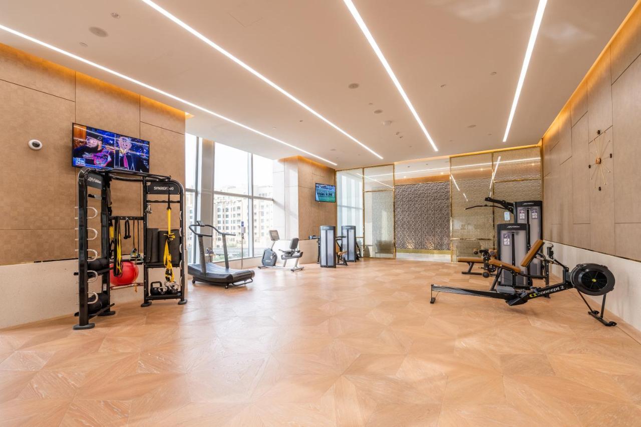دبي Ultra Luxury Palm Tower With Shared Hotel Facilities المظهر الخارجي الصورة